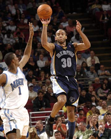 伯利财团的 伯利财团的